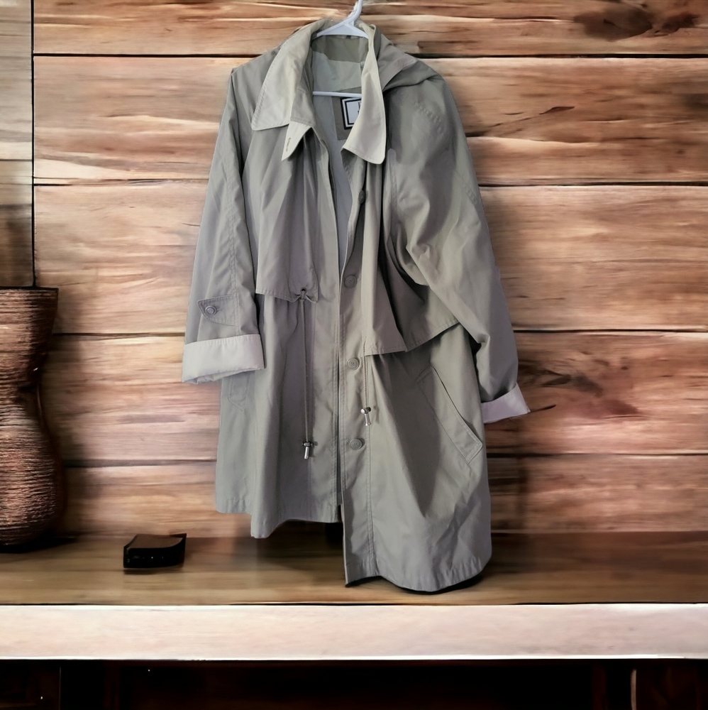 Dress jacket, made by Fleet Street. Plus size 16.